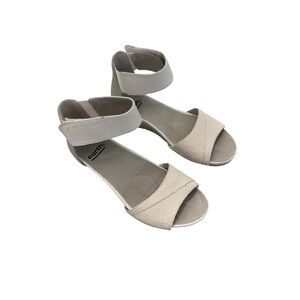 Earth Ficus Sagittarius Ankle Strap Sandal size 6M
